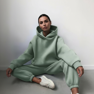Soft loungewear set for women in premium cosy fabric – Amélia by Avery Lane