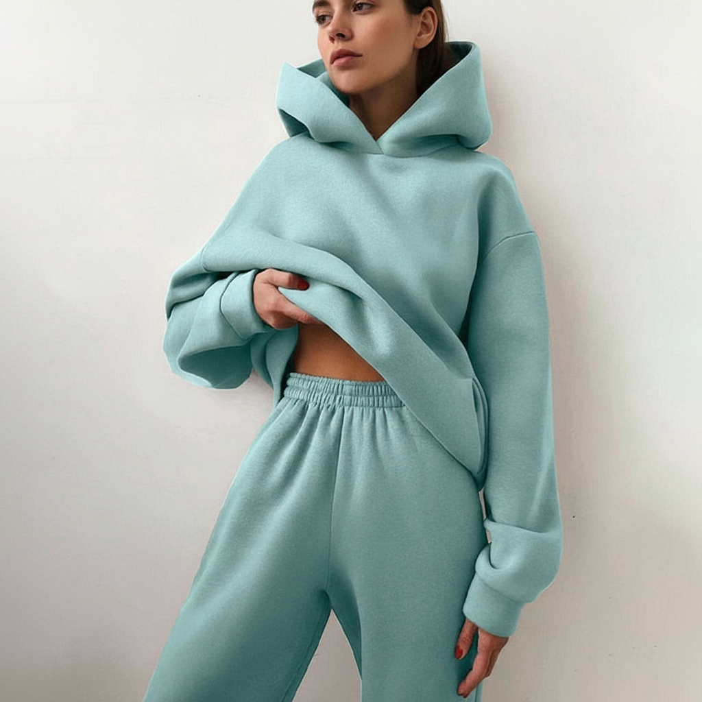 Soft loungewear set for women in premium cosy fabric – Amélia by Avery Lane